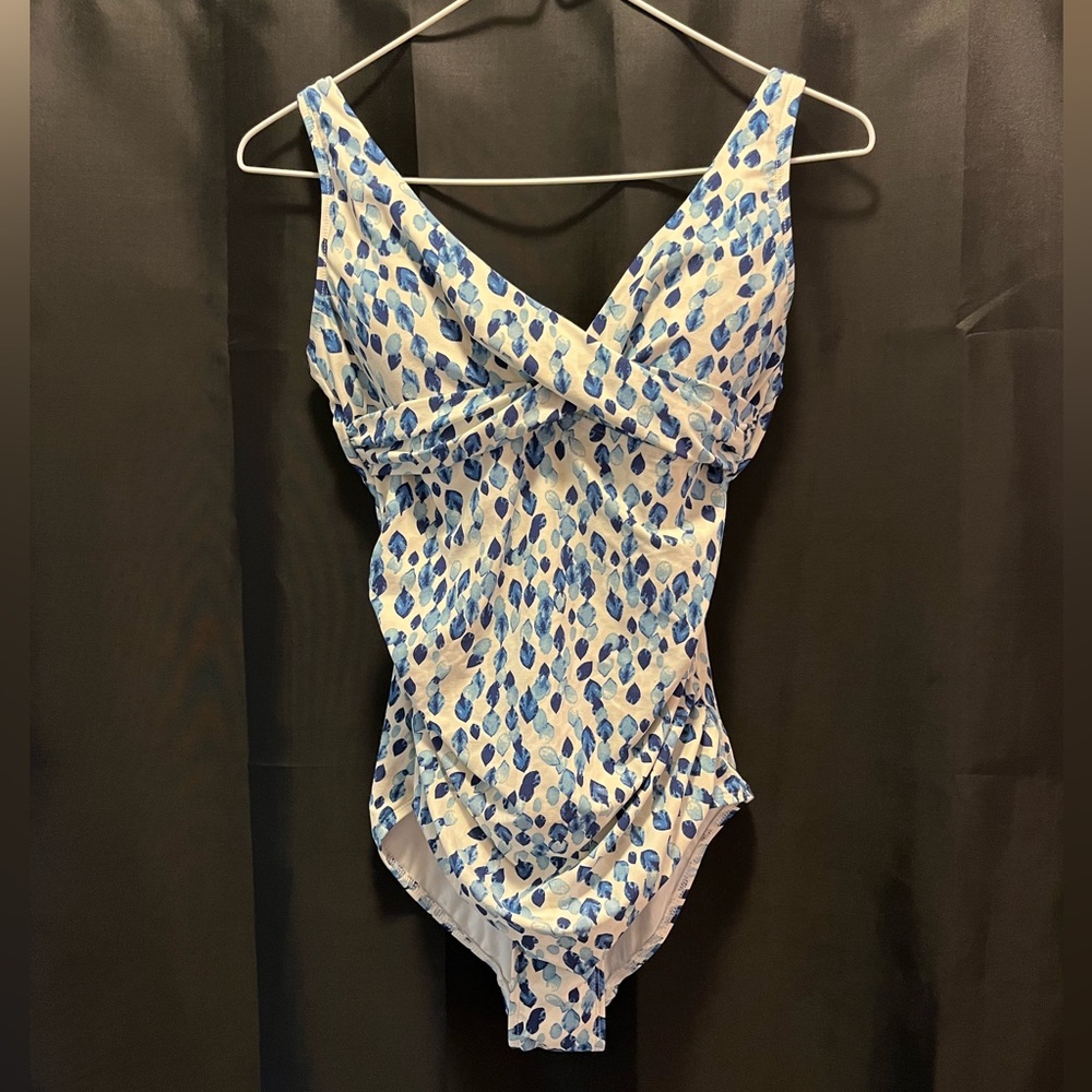 {NipTuck} One piece swimsuit Sz 6 - Picture 2 of 6